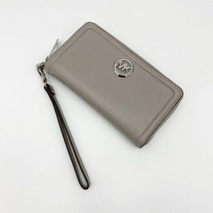 Michael Kors Pearl Grey Fulton Wristlet